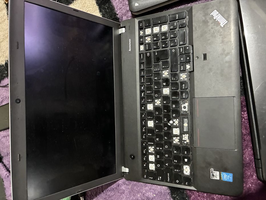 Vând laptopuri ieftine