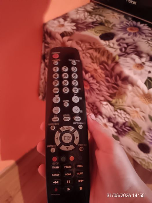 Vând televizor  cu telecomandă