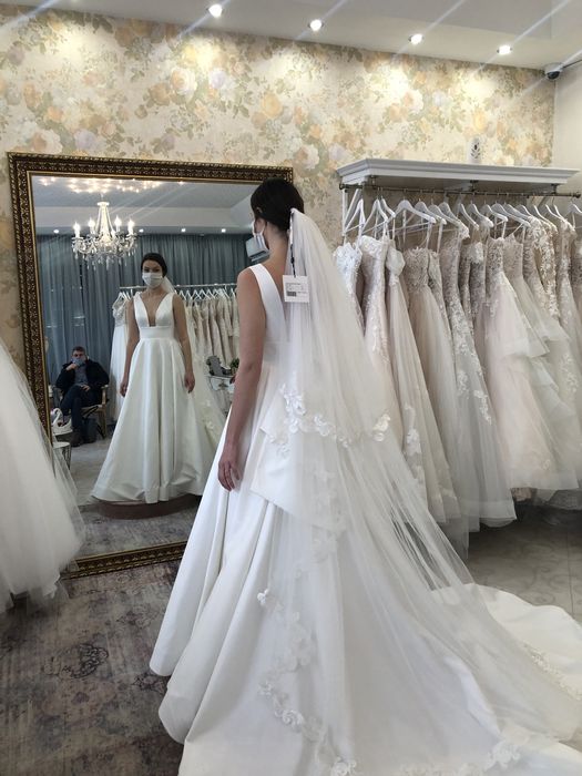 Дизайнерска сватбена рокля Eva Lendel (размер 38 -S/M)