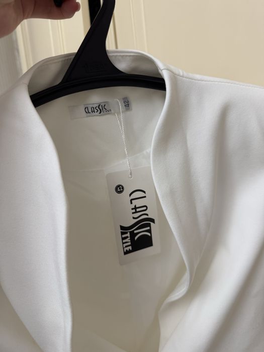 Продам новый белый пиджак с биркой