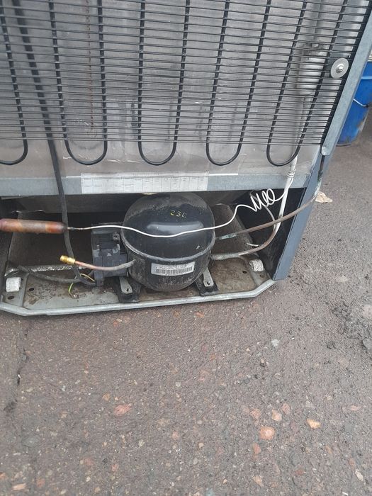 Продам морозильный шкаф бу компрессор рабочий