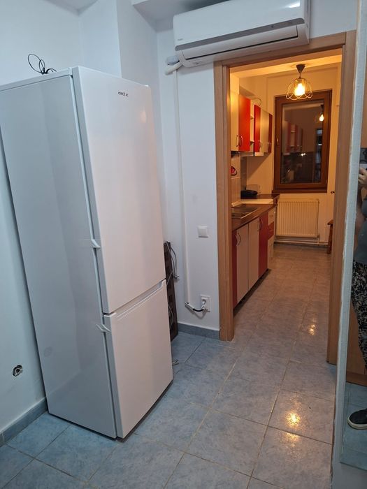 Inchiriez apartament