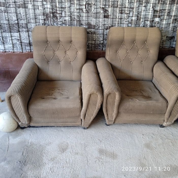Продам диван с креслами