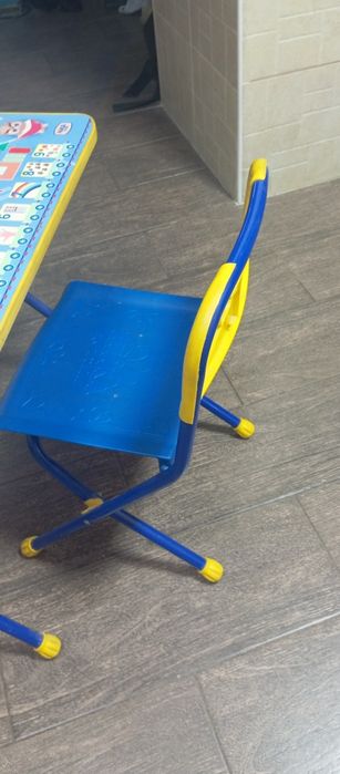 Продам детский столик и стульчик