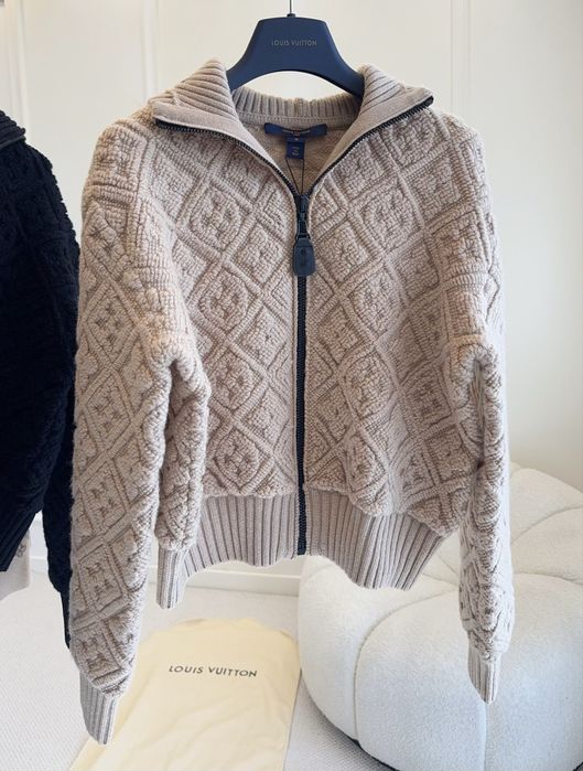 Bluza Louis Vuitton , calitate premium , pe comanda , noua , M