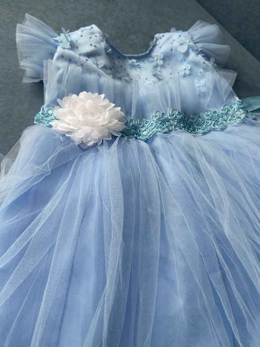 Продам голубое платье для девочки