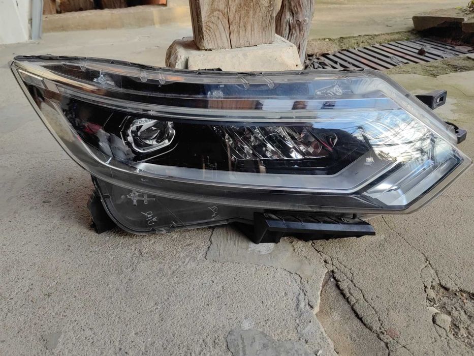 Фар Nissan Qashqai J11 LED десен / Фар Нисан Кашкай Оригинален