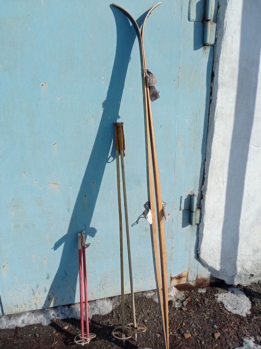 Продаются прогулочные лыжи