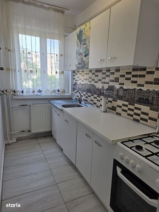 Apartament 2 Camere Etaj1 zona Martirilor Judetean 400 euro