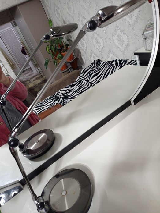 Настольная лампа