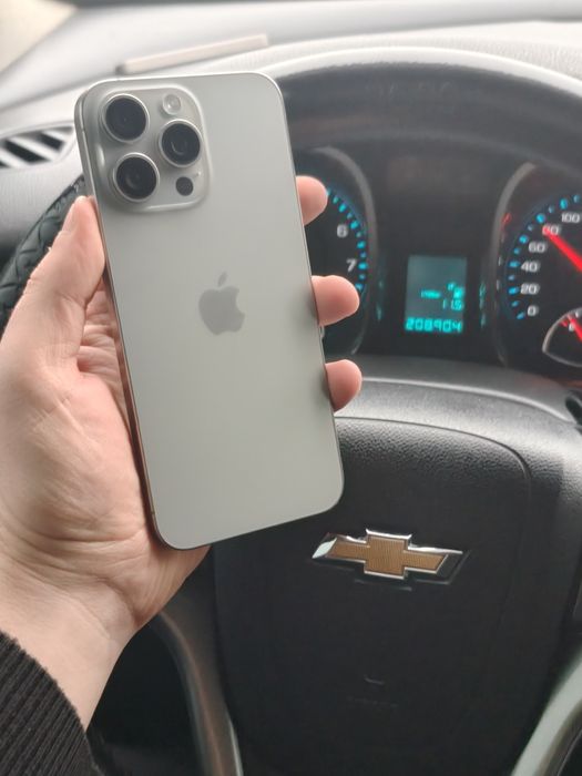 iPhone 15 pro max SEM