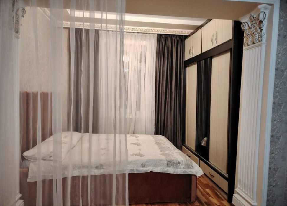 Квартира на Ц4-кафе Плов 1*2/2/4 общ пл  42м  с обстановкой