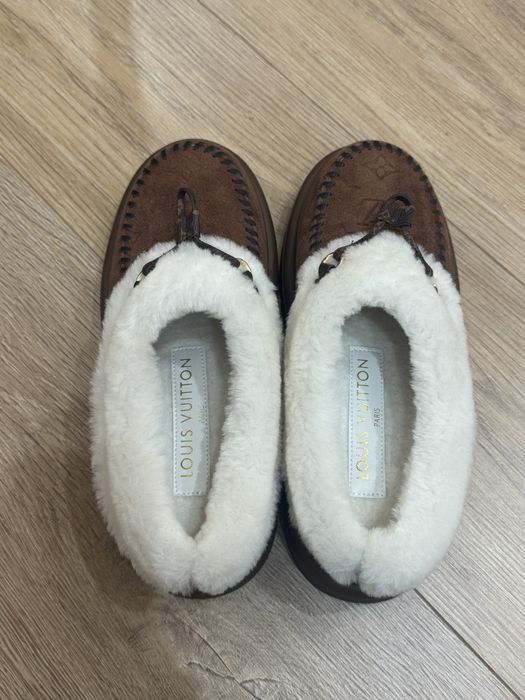 Luis Vuitton - Cortina Closed Mule