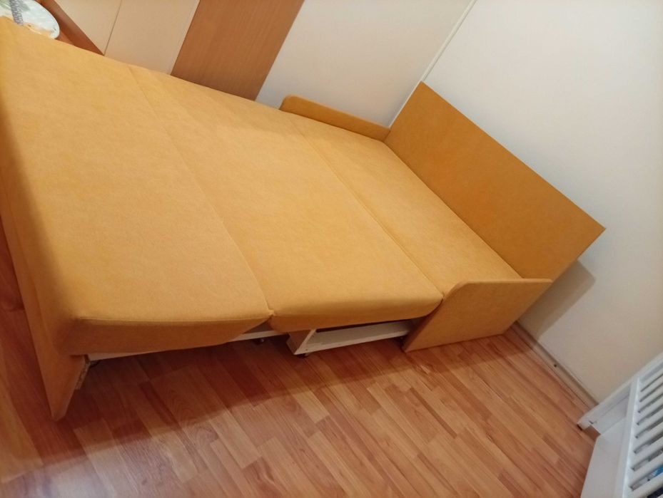 Канапе цвят горчица