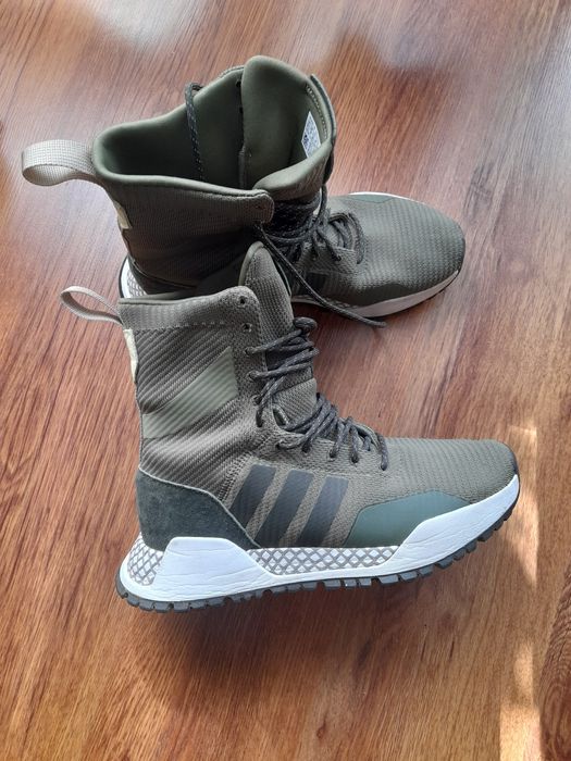 Adidas F 13 маратонки 40 номер.