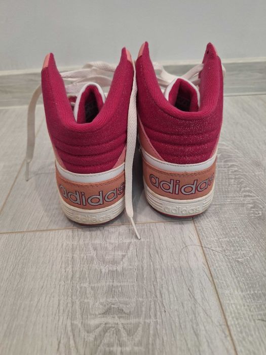 Дамски маратонки адидас