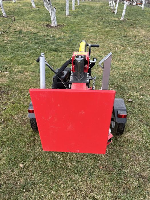 Despicator lemne 22 tone Hecht de închiriat