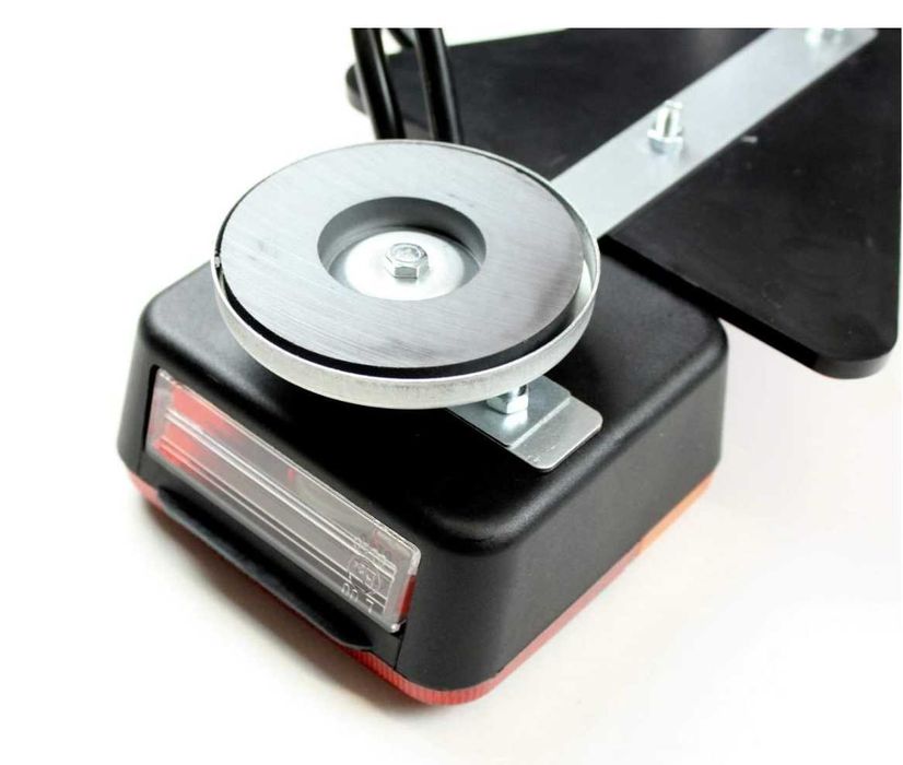 Магнитни стопове за ремаркета с триъгълници и светлоотразители