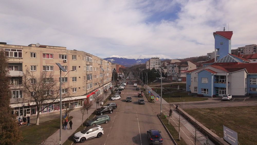 Inchiriez/Schimb Apartament ultracentral etaj 2