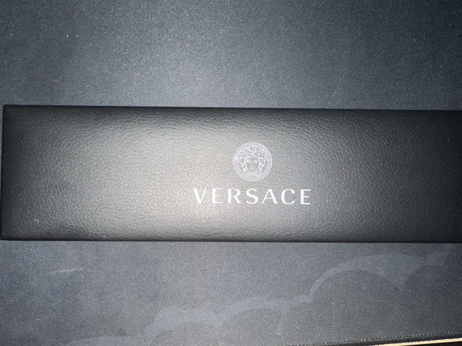 Vând lanț versace cu cutie și factura