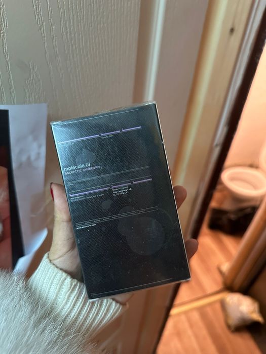 Molecule OI escentric molecules