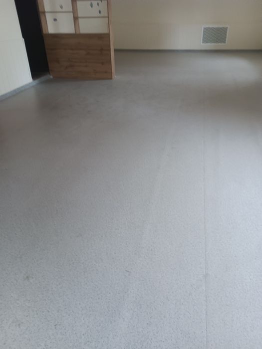 Линолеум, мебель с кафе