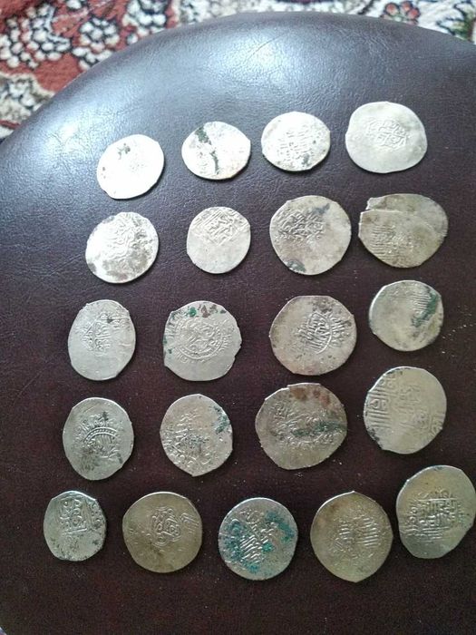 qadimiy kumush tanga sotiladi
sotiladi