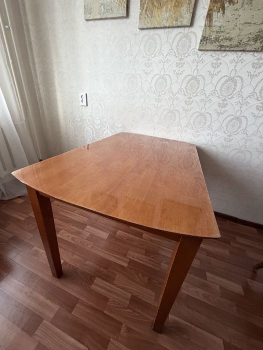 Срочно продам стол