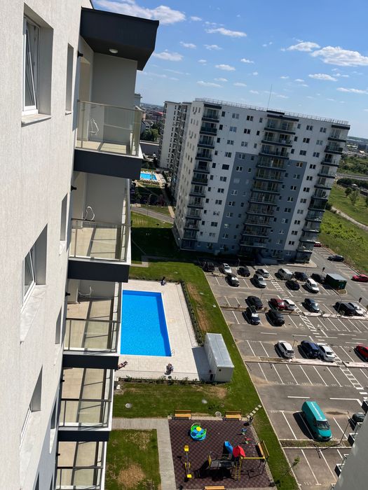 închiriez garsoniera