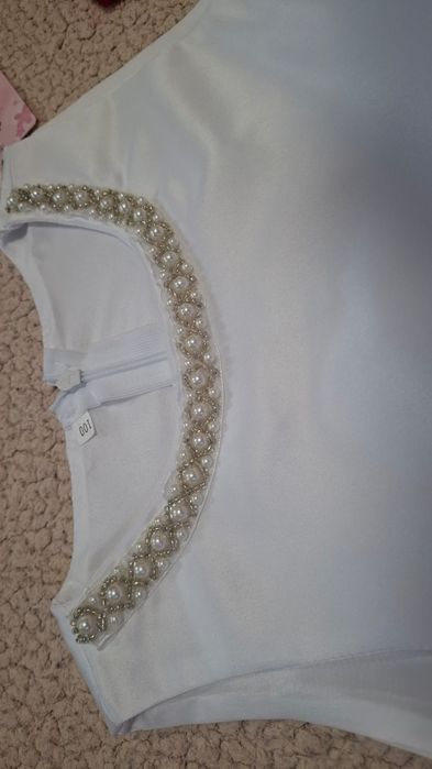 Белое красивое платье на девочку