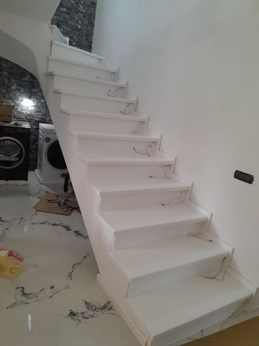 Scari din lemn masiv trepte, contratrepte