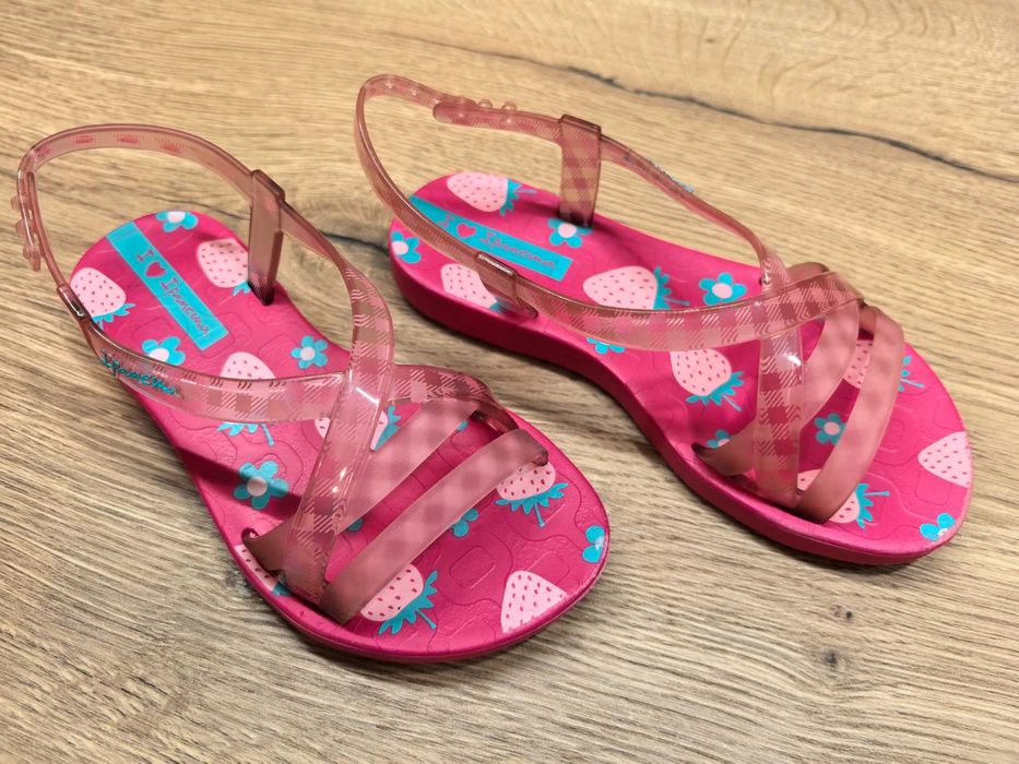 Обувки за момиченце Kamik, H&M, LC Waikiki, Ipanema