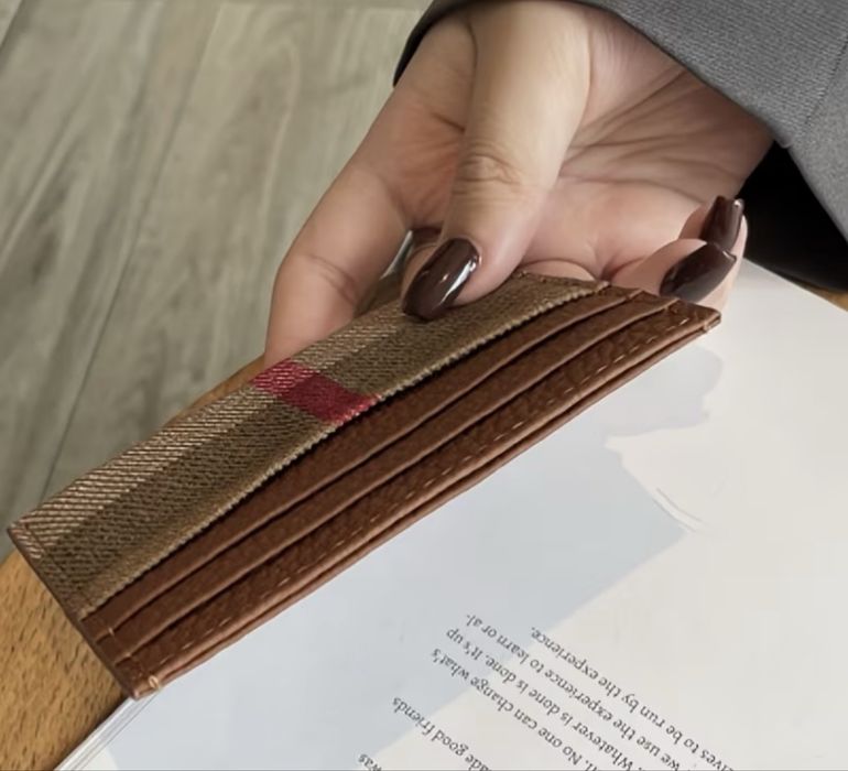 Card holder за карти