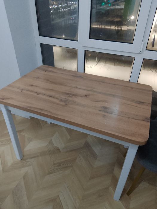 Стол со стульями