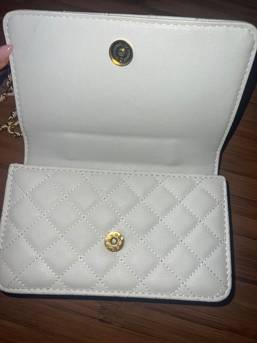 Нова бяла чанта Chanel със златни детайли