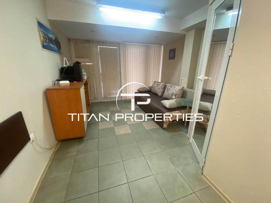 Дава се под наем Едностаен апартамент в Варна, ЖП Гара - 40 кв.м за 375 € - Снимка #1