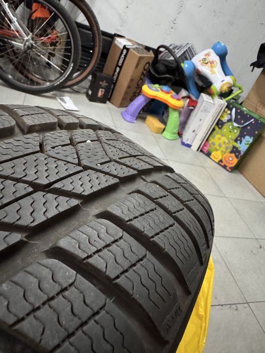 Pirelli Winter Sottozero 3 - 225/60/18 - RunFlat - DOT 3125 - Зимна гума - 1бр.