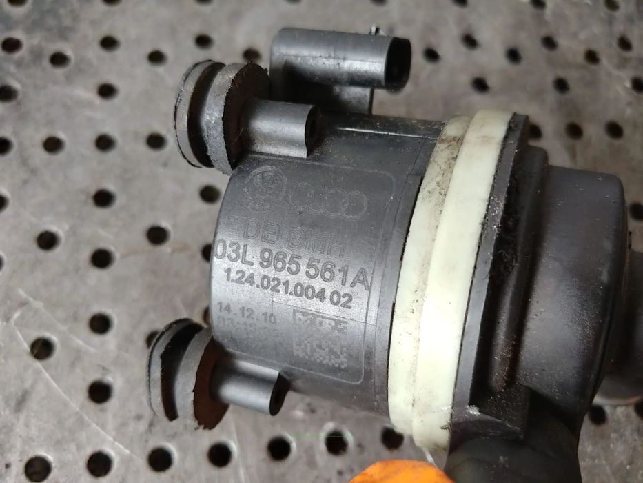 pompa auxiliara apa 2.0 tdi cah cag audi q5 a4 b8 a6 c6 4f  03l965561a