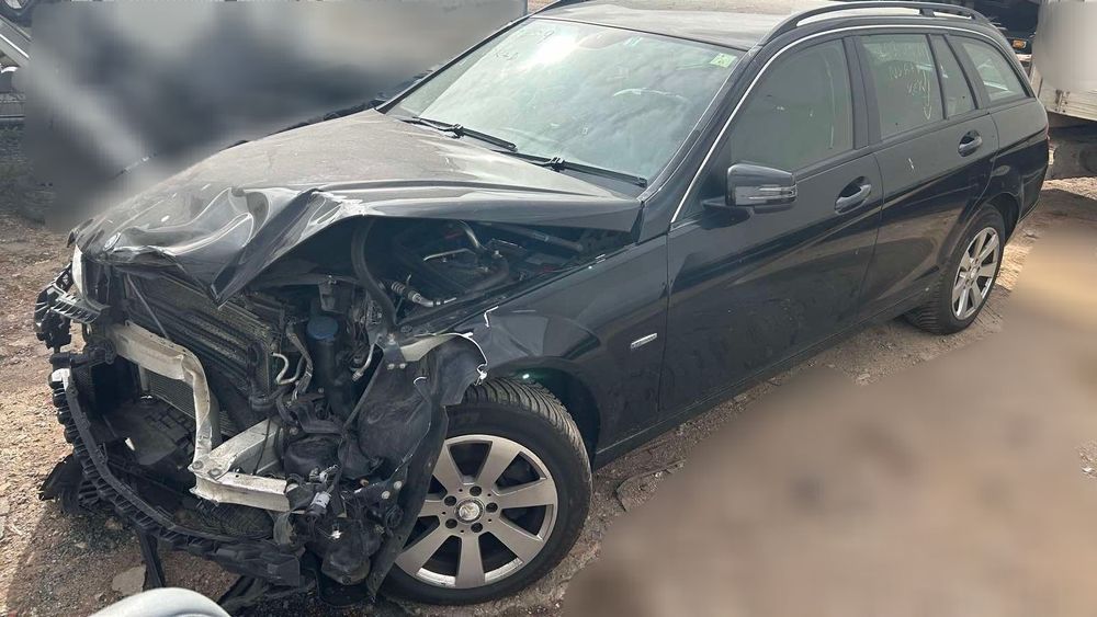 На Части W204 Мерцедес Ц класа комби