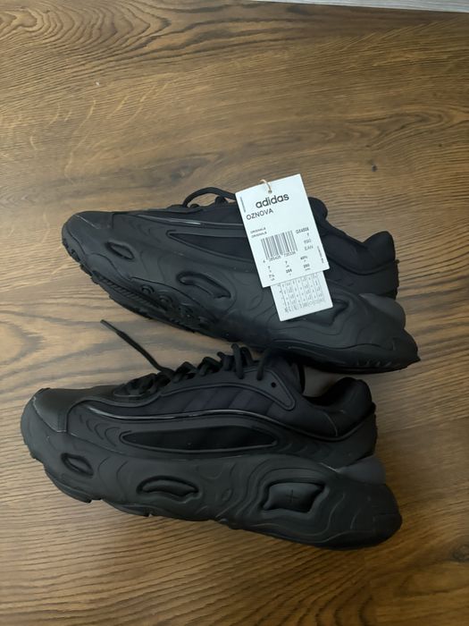 Adidas Oznova black