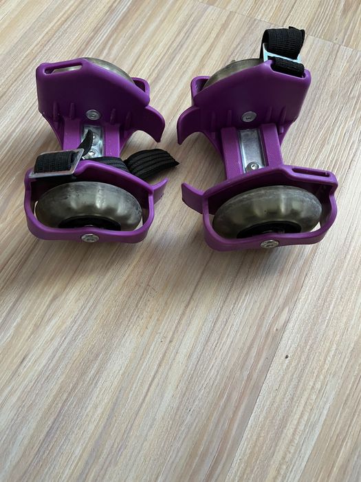 Ролкови кънки, закрепящи към всякакъв вид обувка