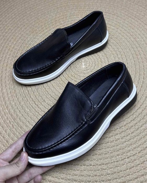 Новые кроссовки и мокасины