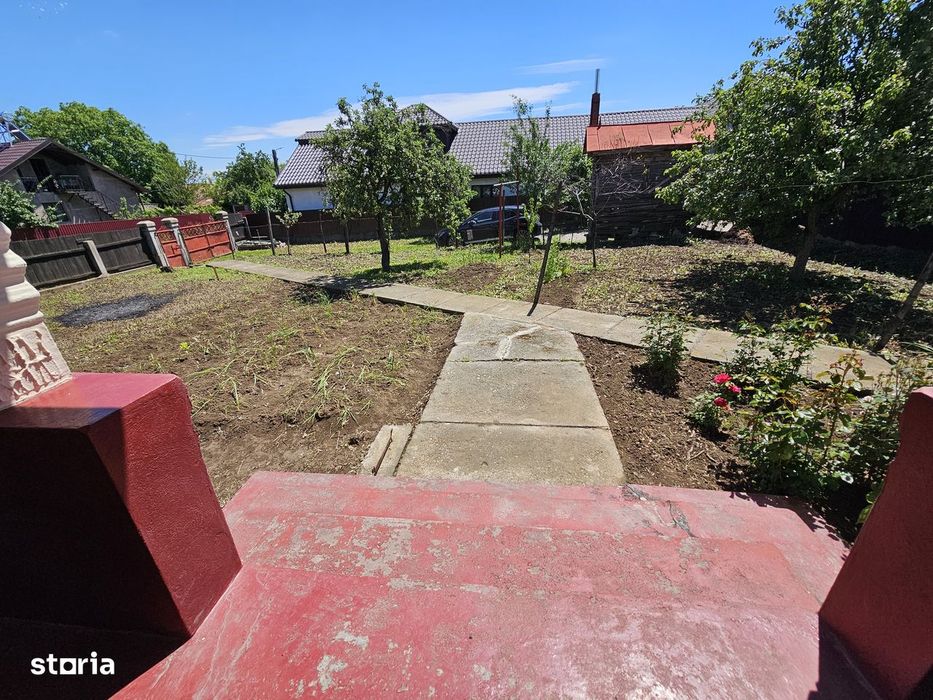 Casă cu teren 1.330 mp și anexe gospodărești în Păunești, Vrancea