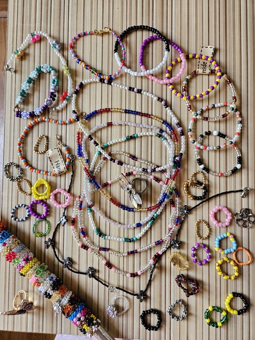 Чокеры, браслеты,  бусы,