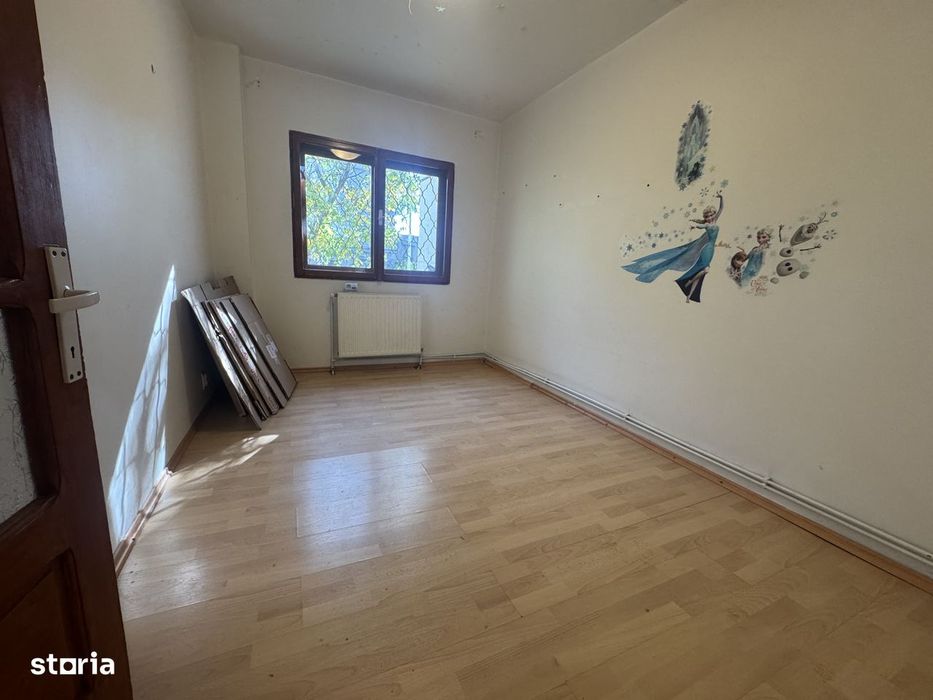 Nemobilat 3 camere 85 mp cu grădină Tatarasi Metalurgie