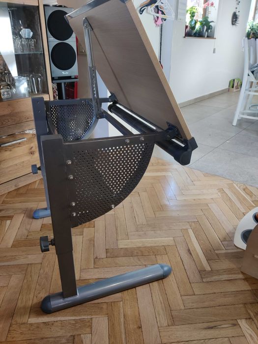 Birou reglabil pentru elevi