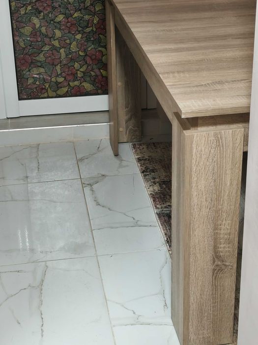 масата и 2 столове