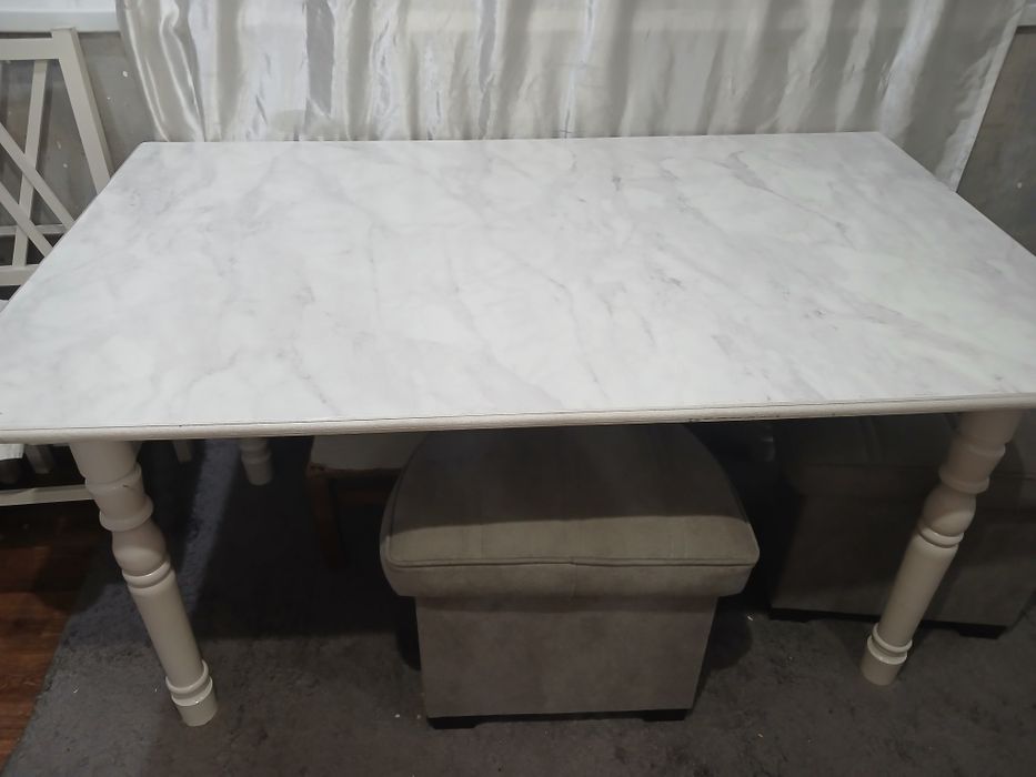 Хонтахта и стол булади