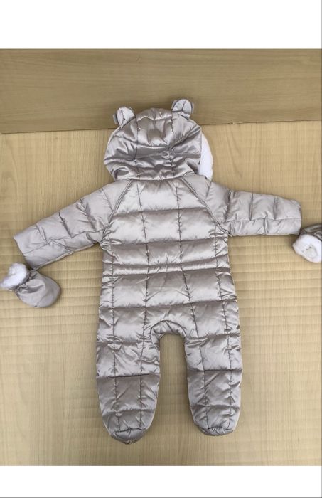 Космонавт Ted Baker