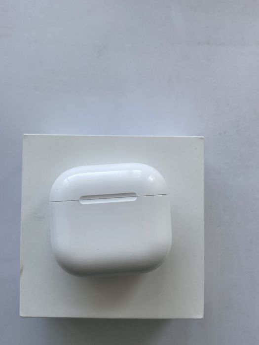 airpods 4 , новый с коробкой